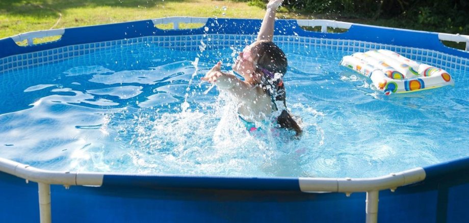 Poolwasser zum Gießen