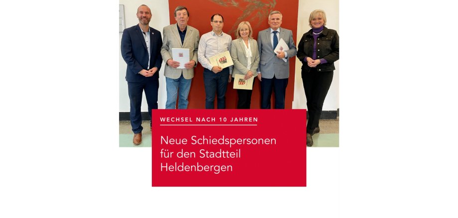 Schiedspersonen zusammen mit dem Bürgermeister