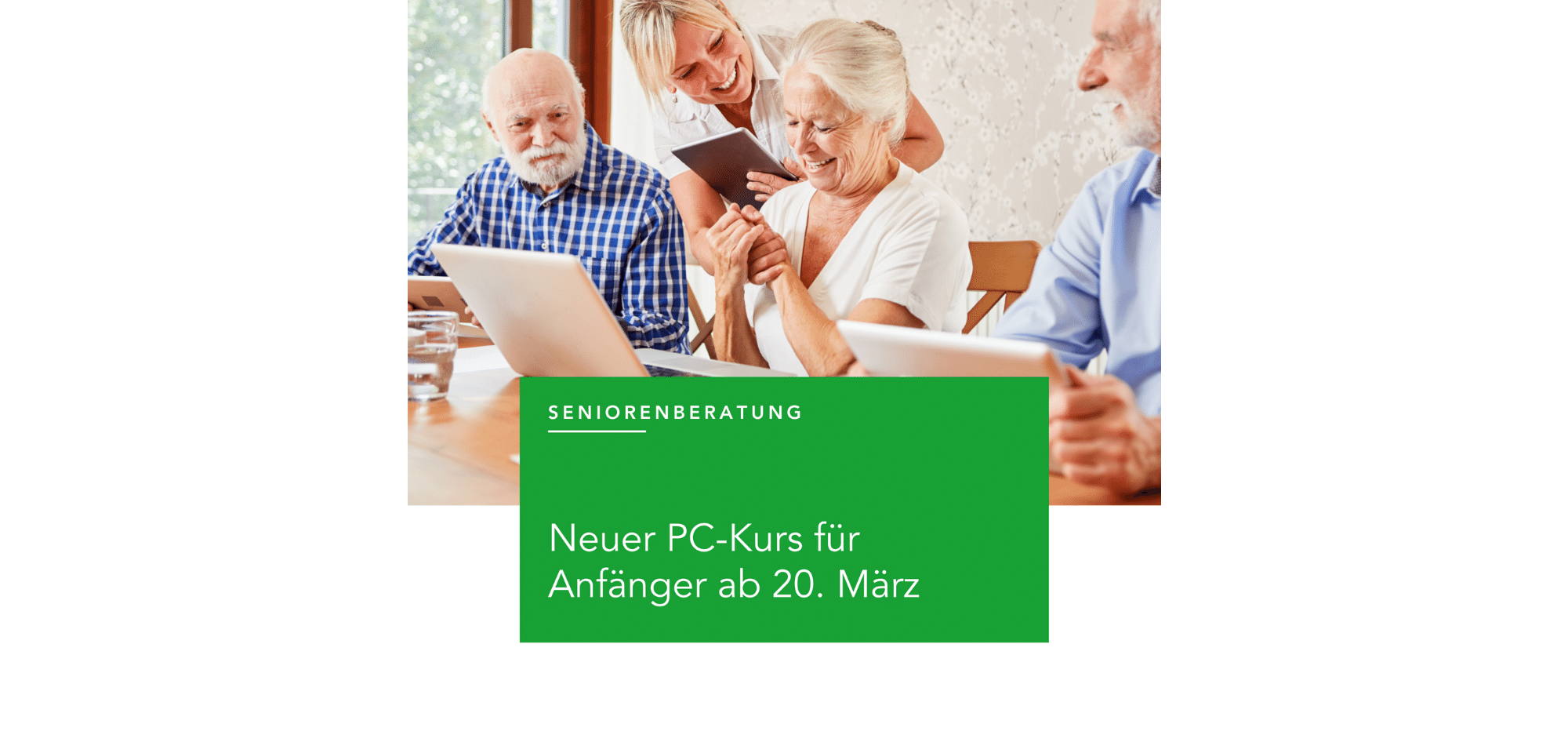 Senioren vor einem Laptop