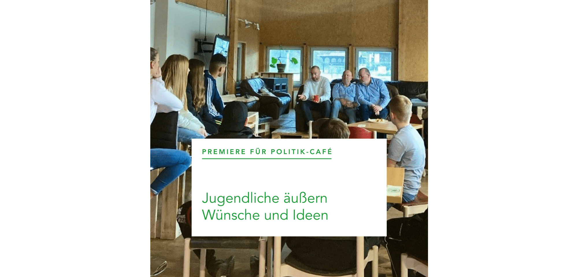 Jugendliche zusammen mit Bürgermeister, Fachbereichsleitung Soziales und Erster Stadtrat im Jugendzentrum-Blauhaus