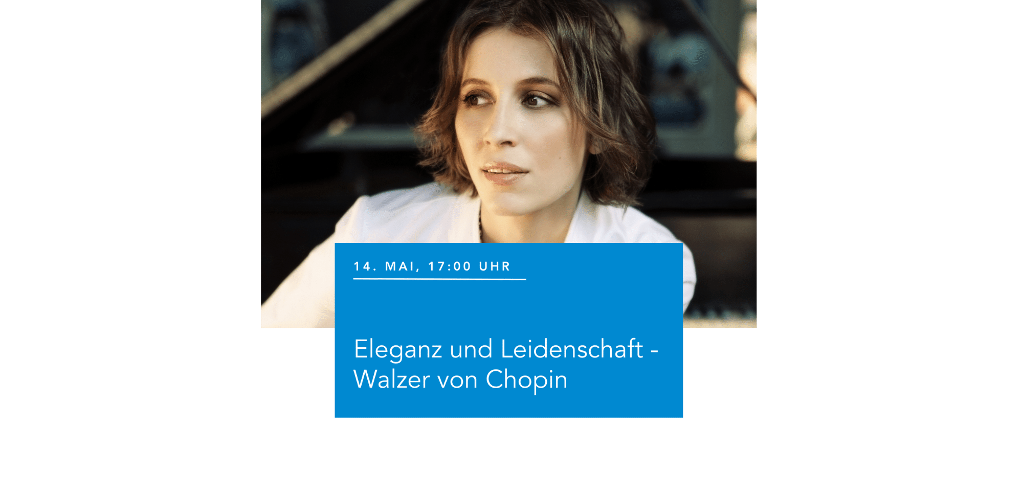 Frau mit kurzen dunklen Haaren