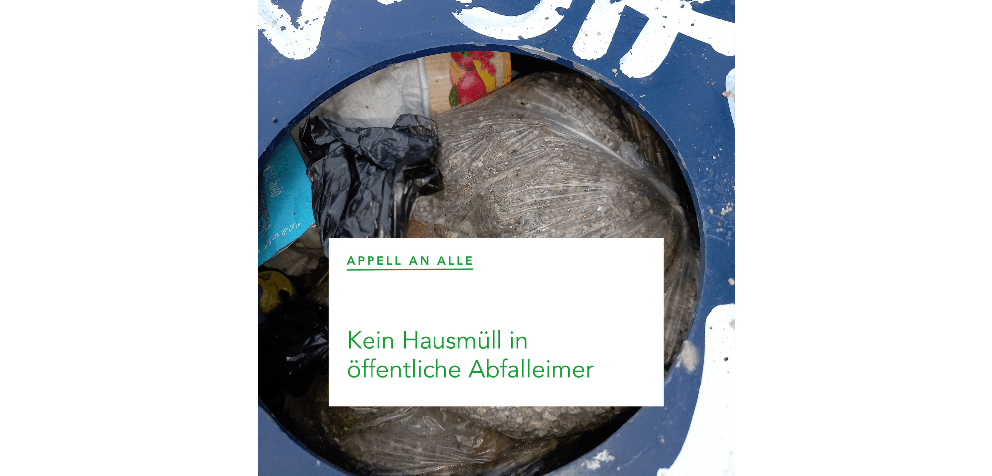 Gefüllter Mülleimer von oben