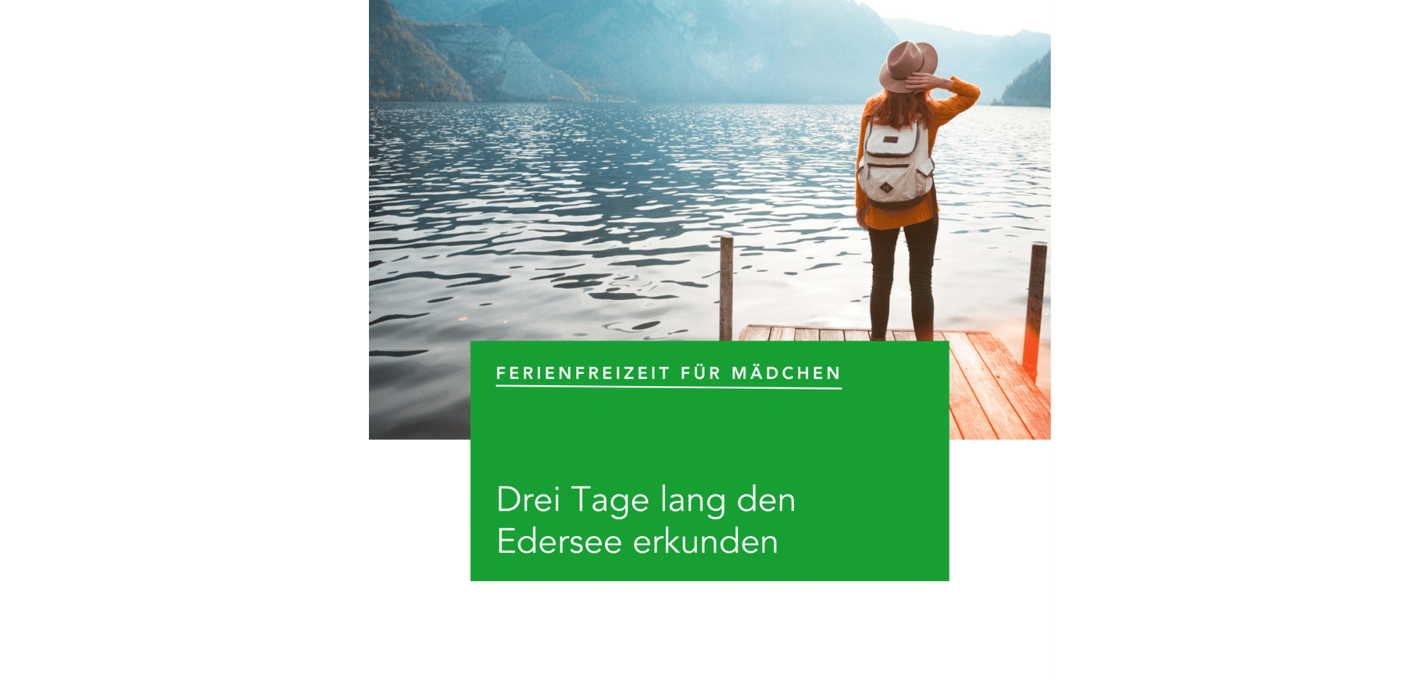 Frau stehend auf Steg an einem See