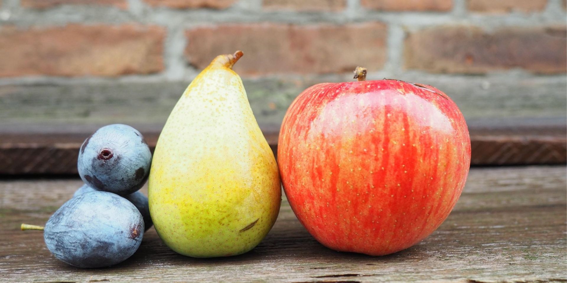 Pflaumen, Birne und Apfel