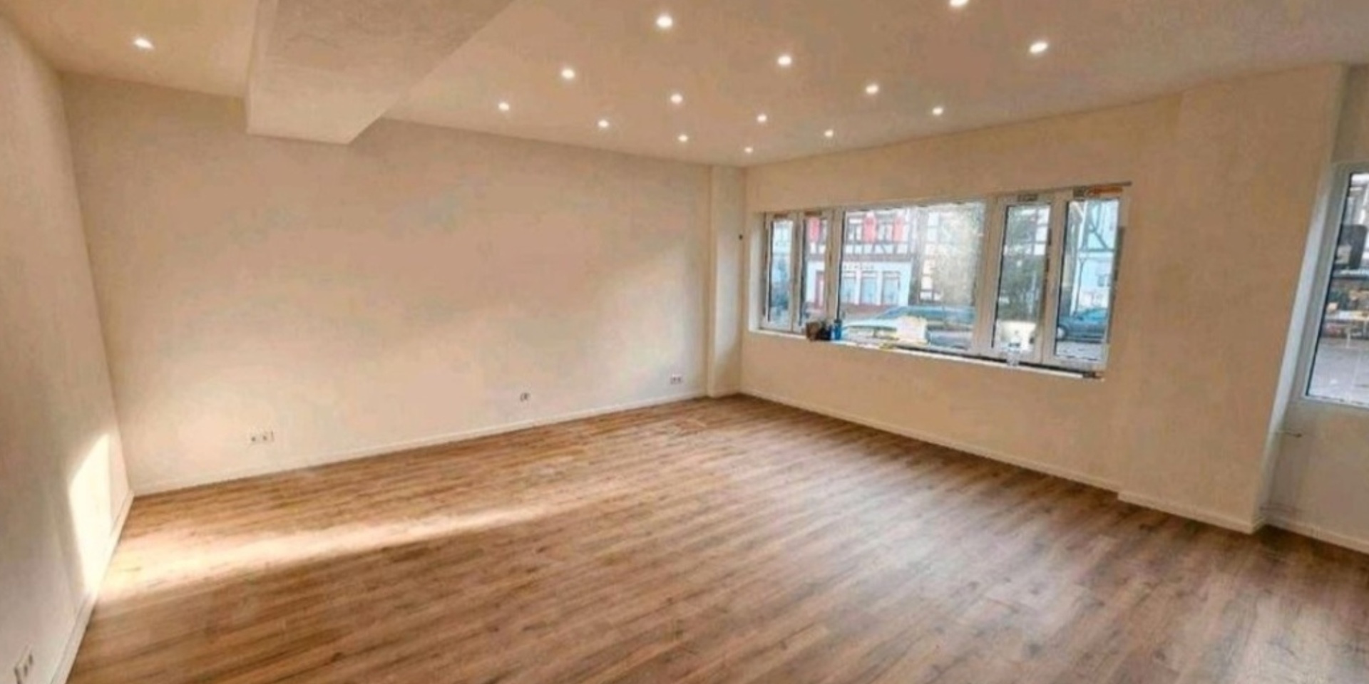 Leere Gewerbefläche in einem Haus