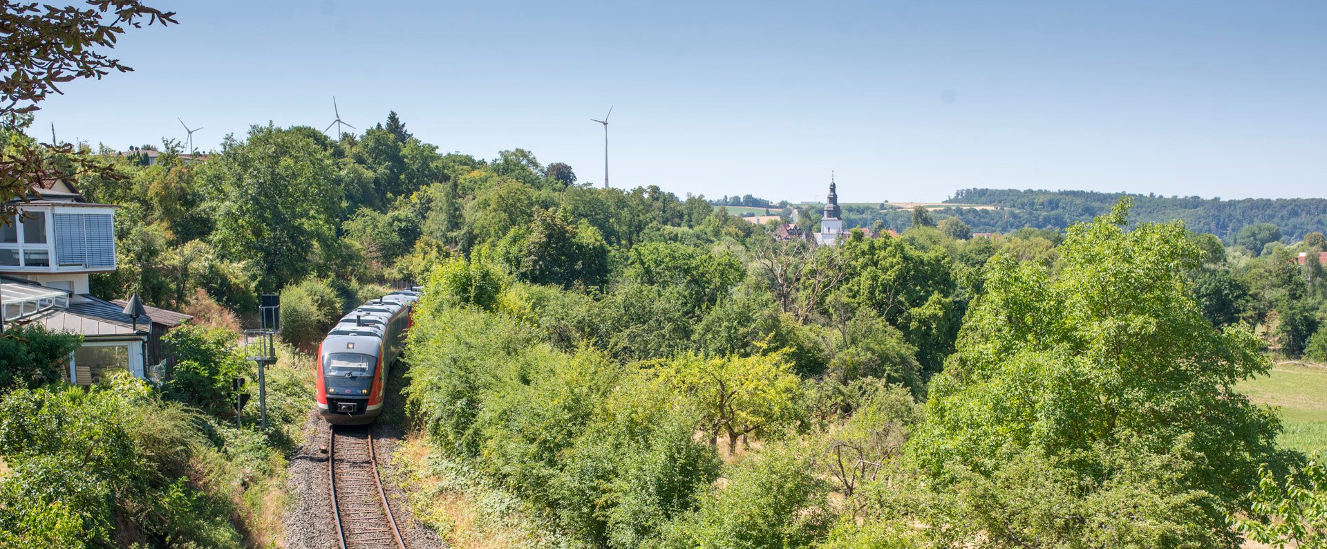 einfahrender Zug in Nidderau