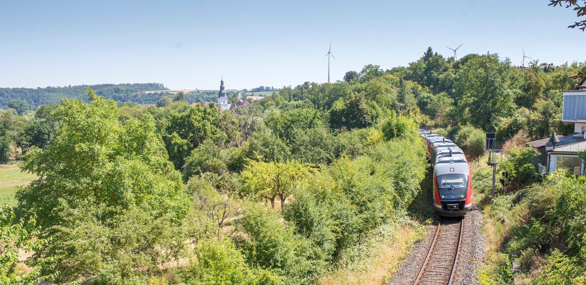 einfahrender Zug in Nidderau