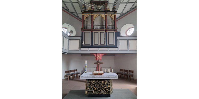 Ansicht Altar und Orgel